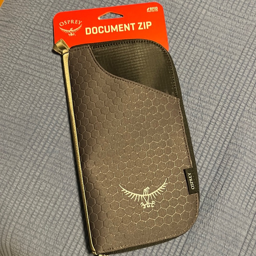 Osprey document zip
